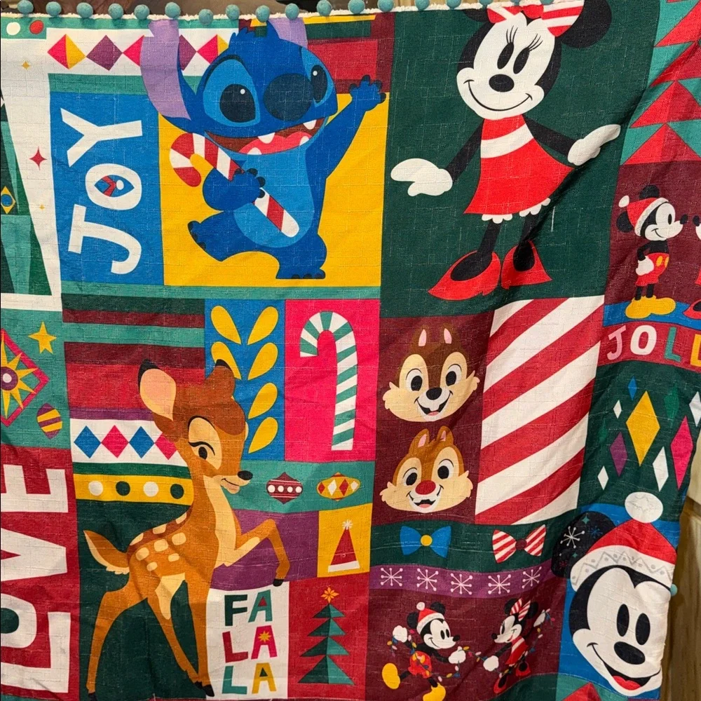 Disney Festive Holiday Blanket Throw Stitch Mickey Minnie Pom-Pom Fringe